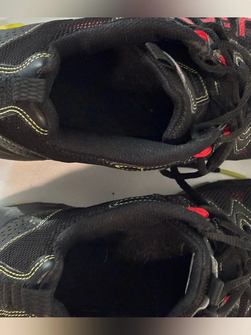 ADIDAS VIGOR TR 3  Men's Black, Red & Neon Yellow Trail Running Sneakers SZ 9.5